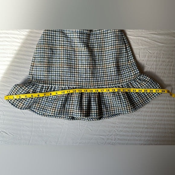 J. Crew•elastic waist houndstooth skirt•size 8•ruffle hem•100% wool•lined•multi - Picture 5 of 7